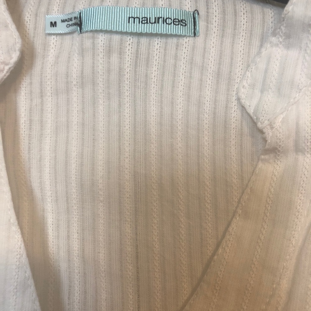 Button down top - Picture 2 of 3